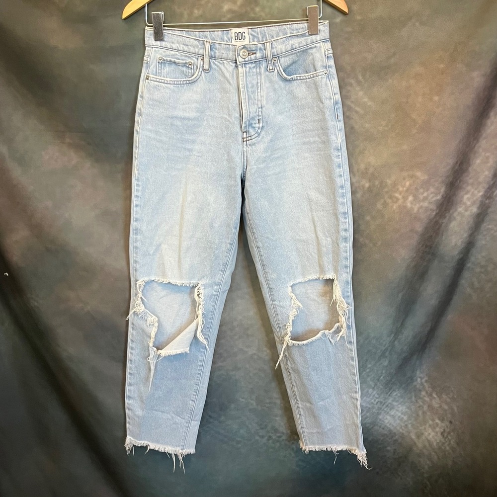 BDG Urban Outfitters Light Wash Distressed Slim Straight Button Fly Size 27